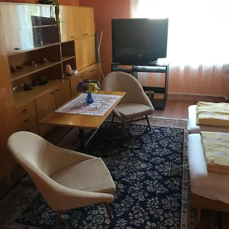 Klari Apartman شقة *