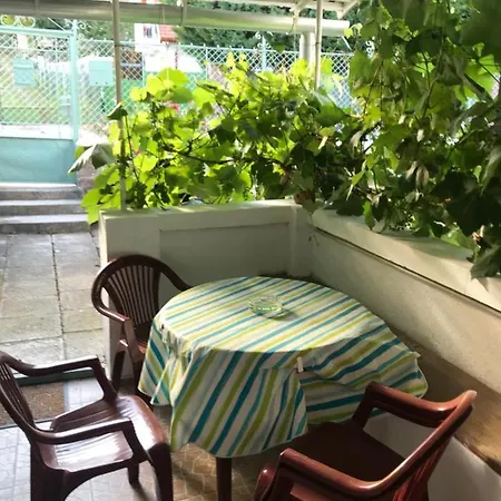Klari Apartman شقة *
