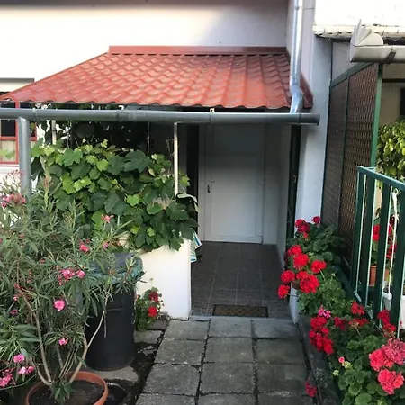 Klari Apartman شقة Balatonalmádi