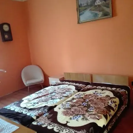 Klari Apartman * Balatonalmádi