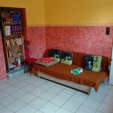 شقة Klari Apartman